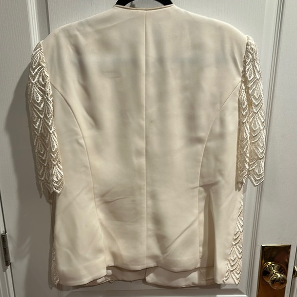 Karen Miller Cream Lace Jacket - Picture 3 of 3